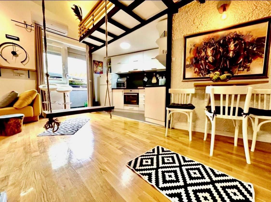 Lifestyle Gallery Apartment 스코페 외부 사진